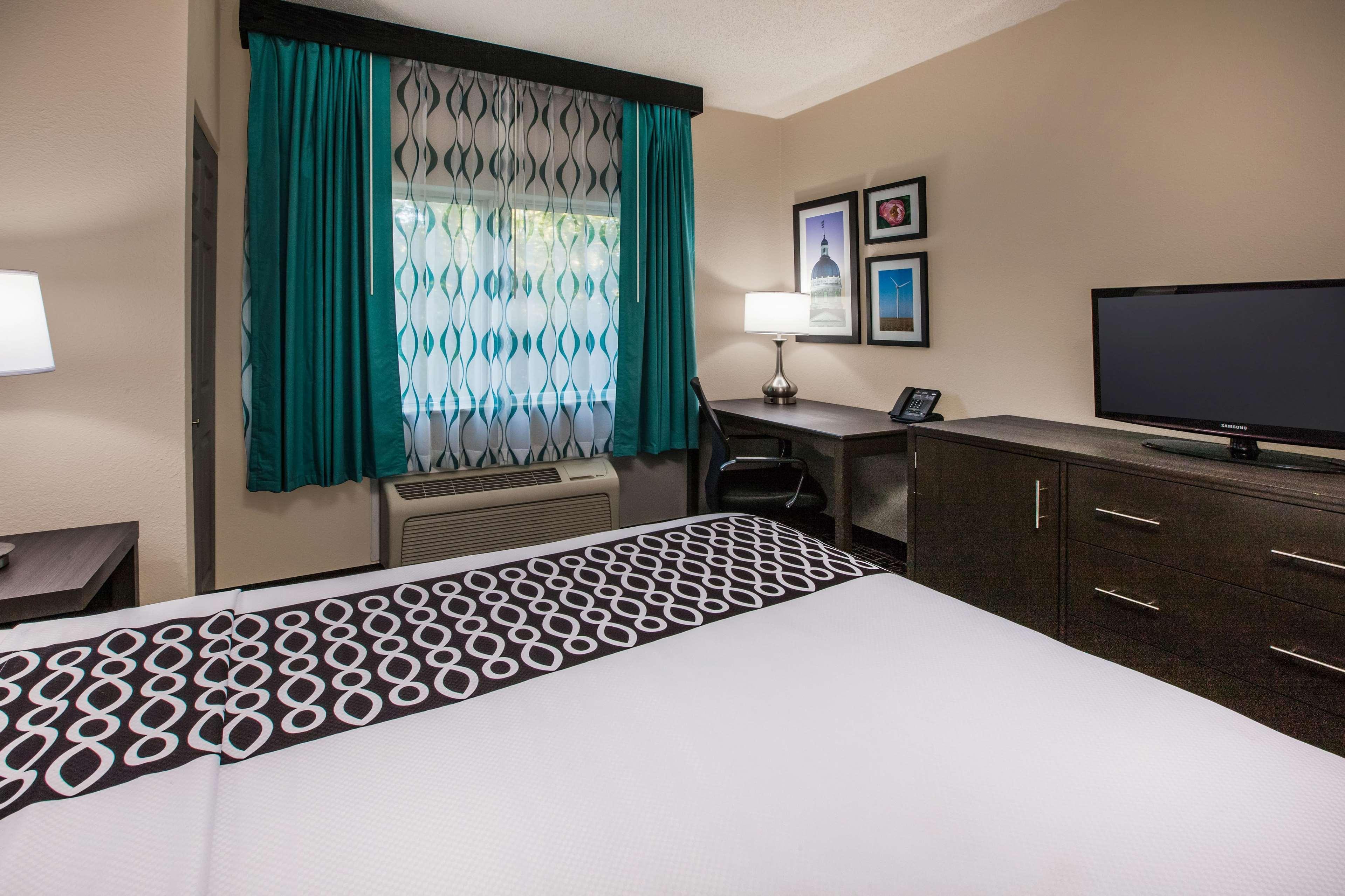 La Quinta Inn By Wyndham Indianapolis North Exterior photo